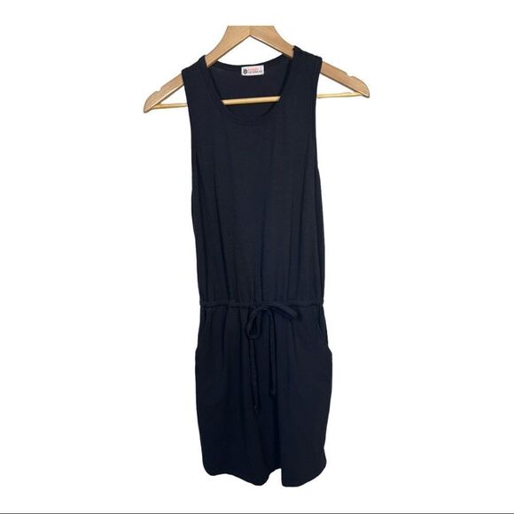 Sundry Dresses & Skirts - EVEREVE + SUNDRY Women’s Racerback Tee Shirt Dress Black Size 0/Extra Small